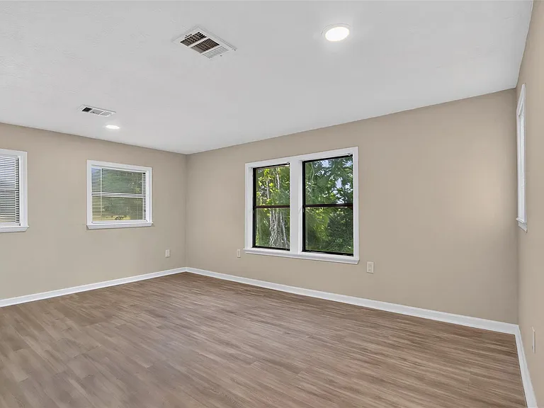 5110 FM 1765 — Photo 31