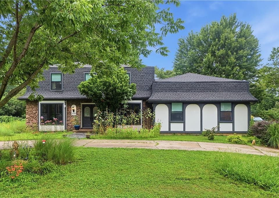1st image of 12739 Overbrook Rd
