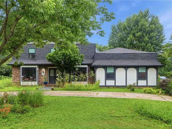 12739 Overbrook Rd, Leawood, KS 66209