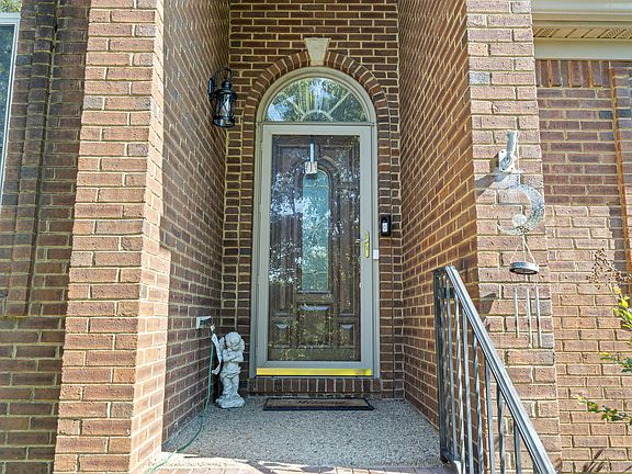 2nd image of 128 Gleneagles Blvd