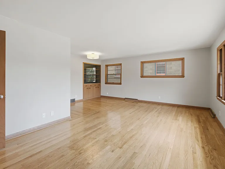 6822-6824 W Wells St — Photo 5