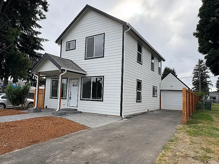 3 bed, 2.5 bath, 1240 sqft, $1,895 — Photo 1