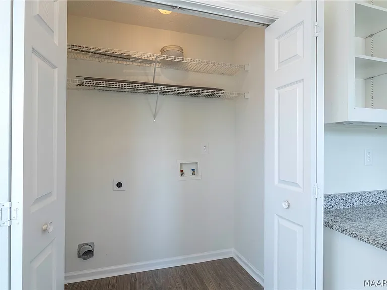 1161 Stafford Dr — Photo 15