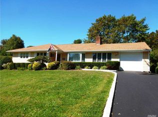 19 Lake Rd, Huntington Station, NY 11746