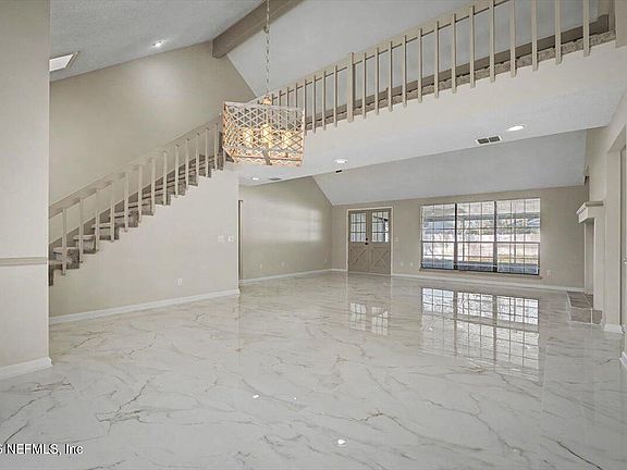 5th image of 467 KEVIN Drive