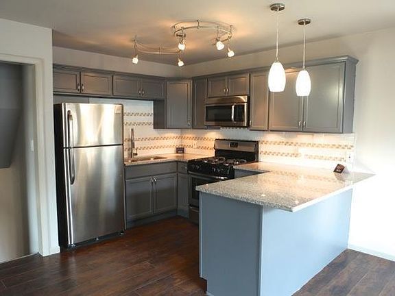 5th image of 1320 W 63rd Ave