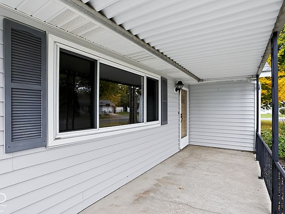 4th image of 1803 W Northfield Dr