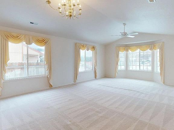 2nd image of 5019 Flores Ln