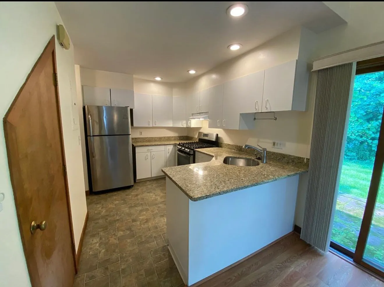 2 bed, 1185 sqft, $2,850 — Photo 4