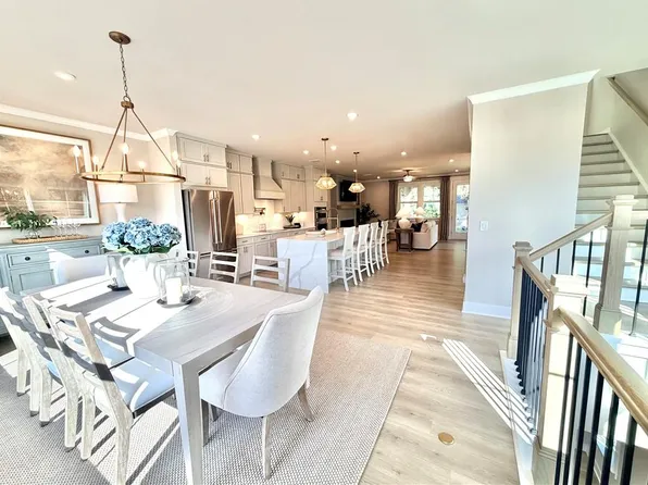 111 Bridgecrest Rd, Roswell, GA 30075