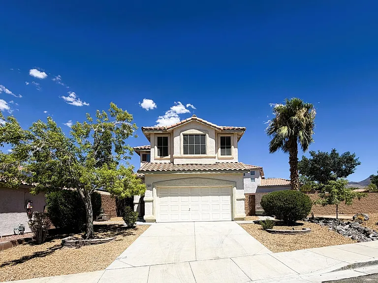 2424 Predera Ave — Photo 1