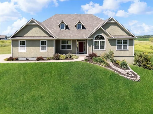 15890 Woodend Rd, Bonner Springs, KS 66012