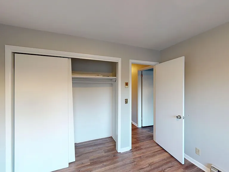 Executive House — Photo 25