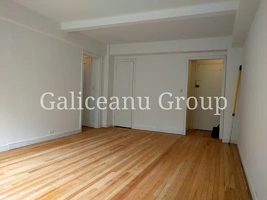 Rented by Lexington Real Estate Group | media 36