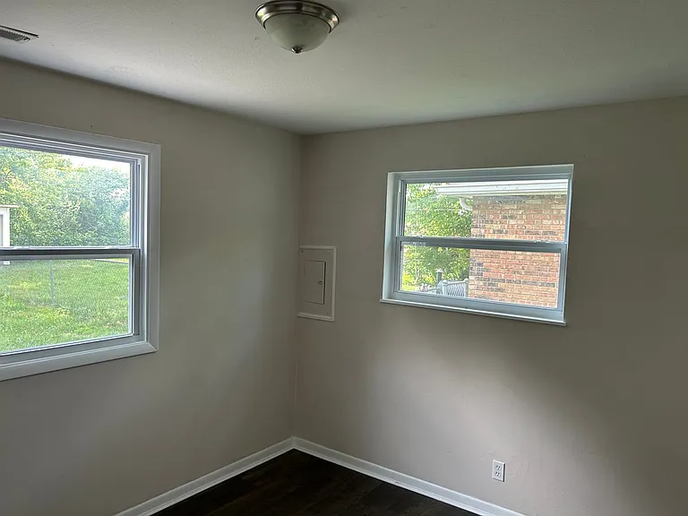 1220 Lincoln St — Photo 6