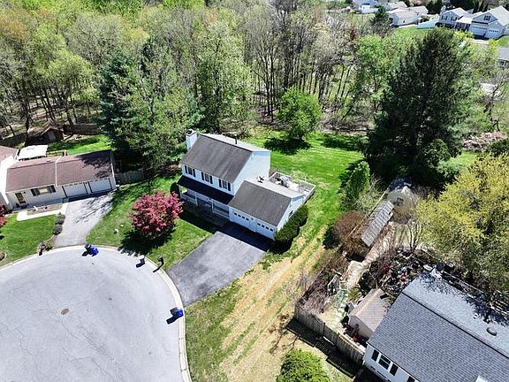 3rd image of 10408 Nickelby Way