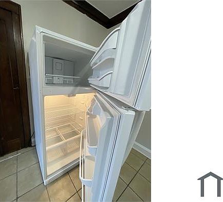 2nd image of 7152 S Claremont Ave #3