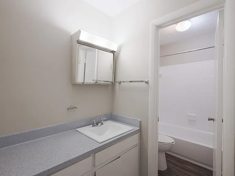 Hampton Hall | Comfort, Convenience, & Community All In One — Photo 107