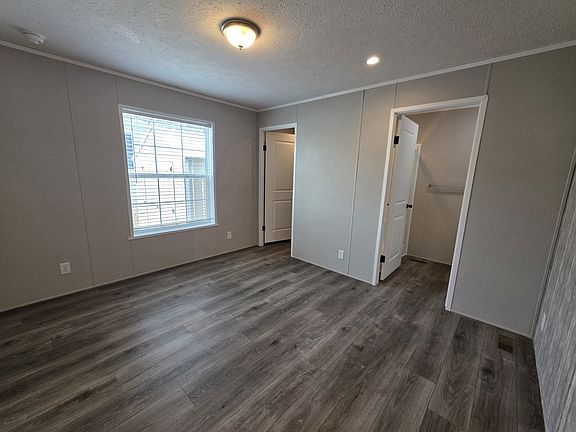 4th image of 272 W Glengarry Ct #548