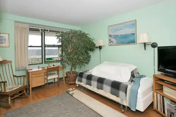 Sold by Trebach Realty | media 8