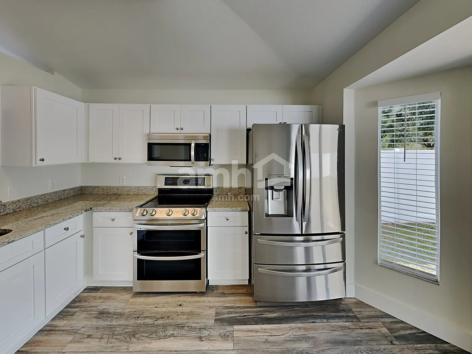 3 bed, 2.0 bath, 1317 sqft, $2,115 — Photo 3