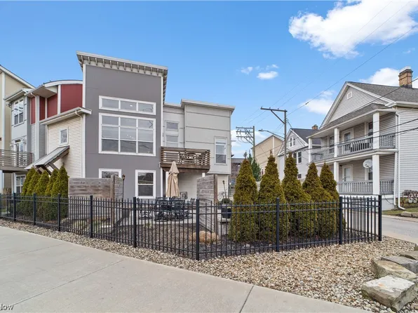 736 Starkweather Ave, Cleveland, OH 44113