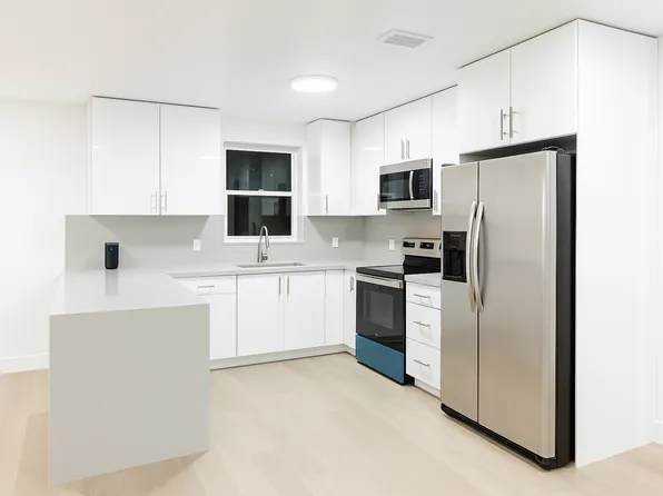 215 W 19th St, Hialeah, FL 33010