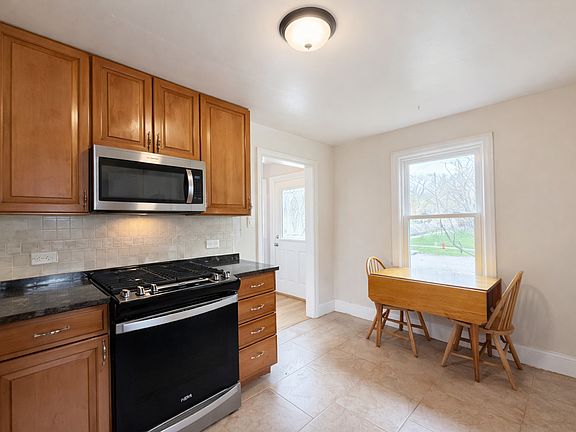 3rd image of 400 Lindley Ave