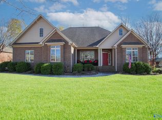 410 Fieldcrest St SW, Hartselle, AL 35640