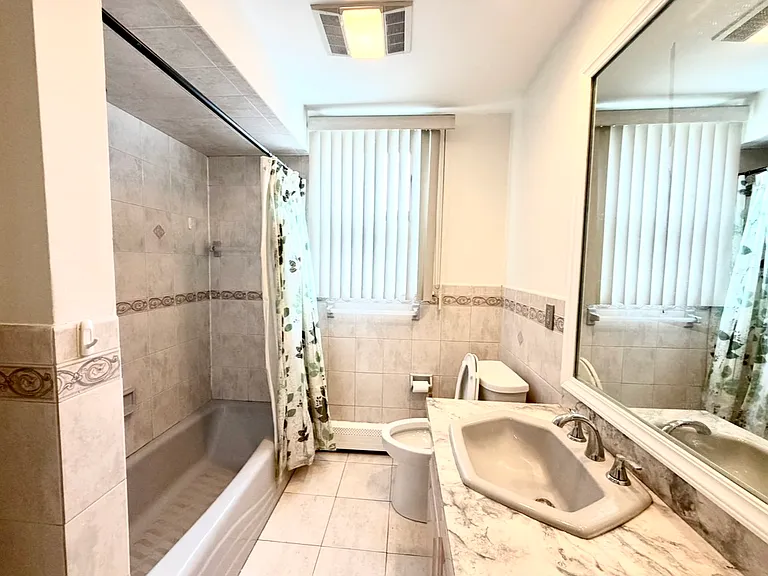 1129 Saratoga St #1 — Photo 11