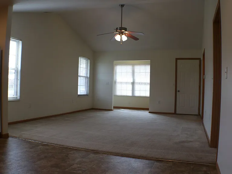2240 Morning Glory Cir — Photo 20