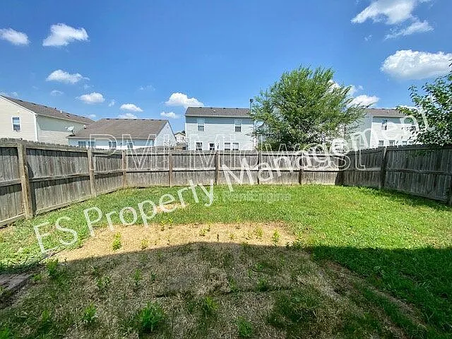 10902 Glenayr Dr — Photo 34