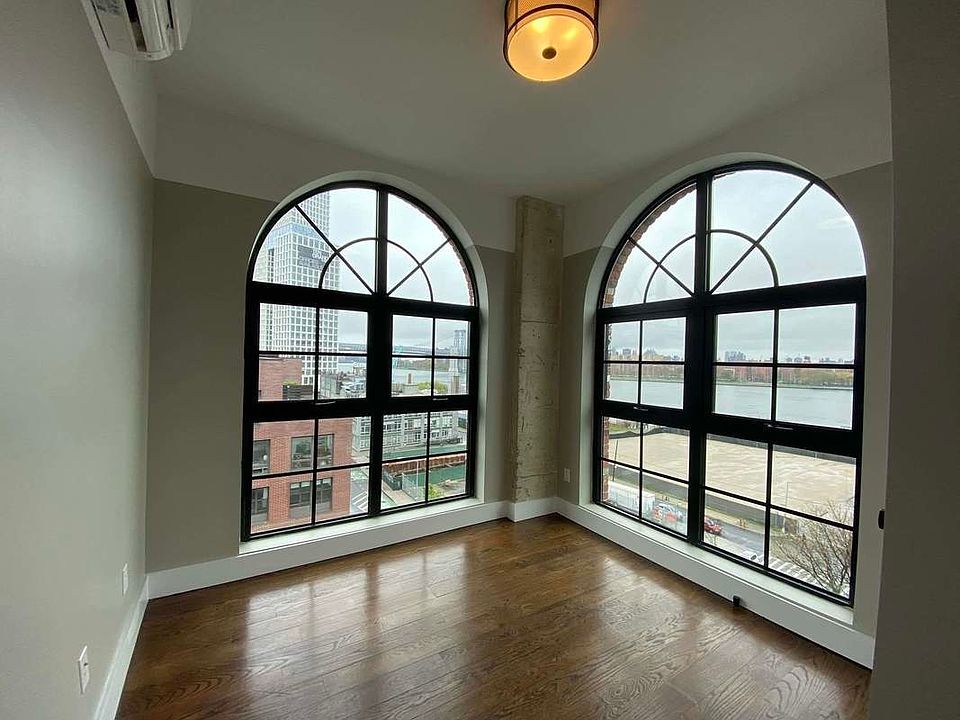 1st image of 67 Metropolitan Ave #703