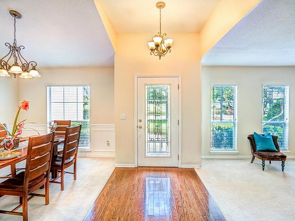 5th image of 1070 Garrison Dr