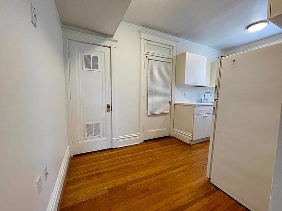 4th image of 6716 Clayton Ave APT 1N