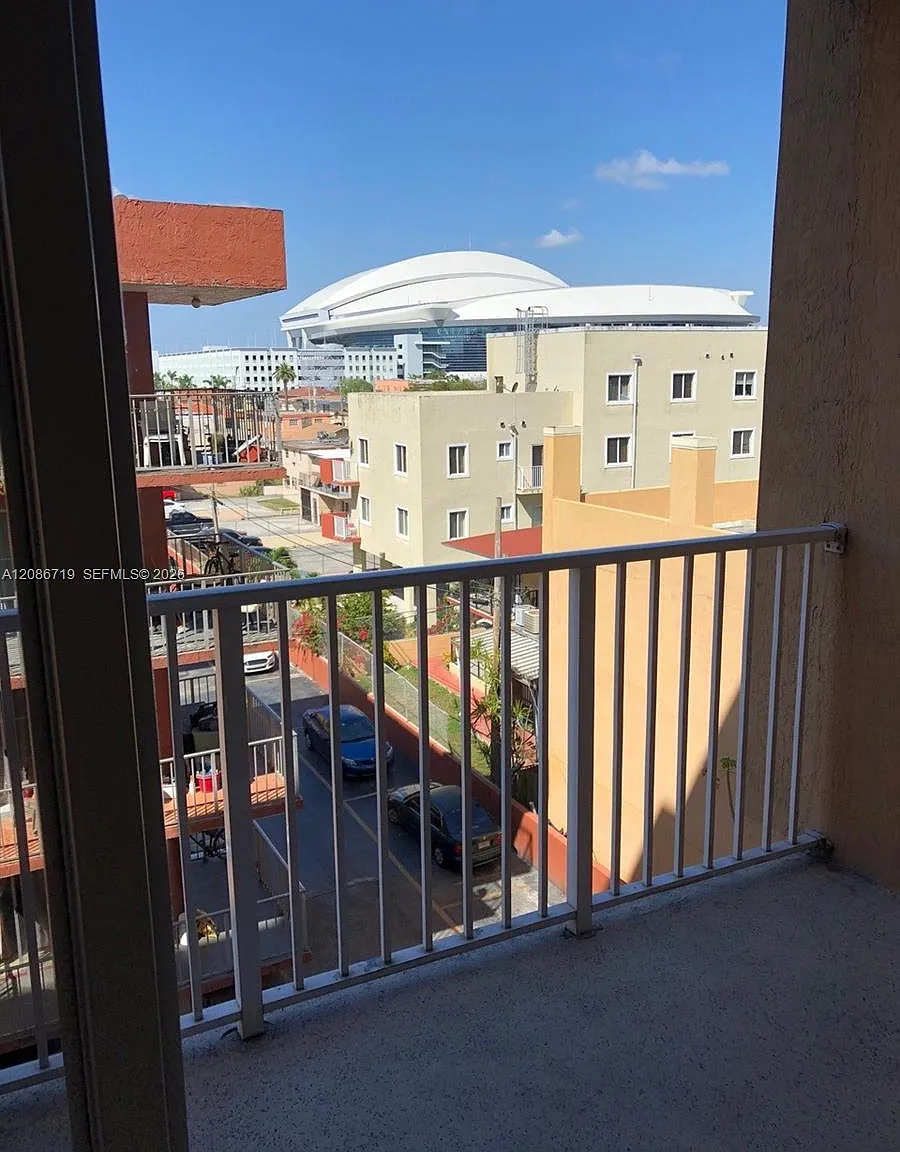 Diamond Tower — Photo 2