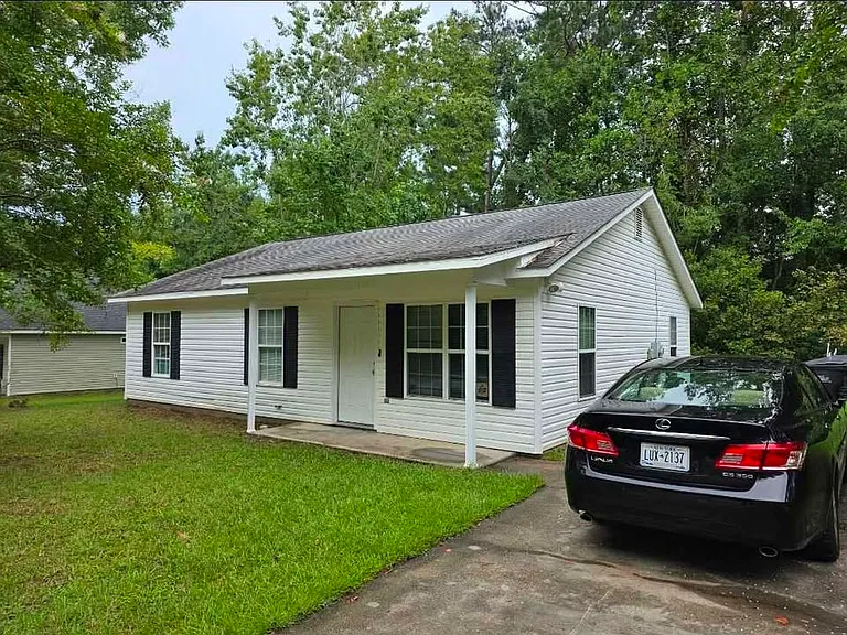 2417 Luxembourg Dr — Photo 1