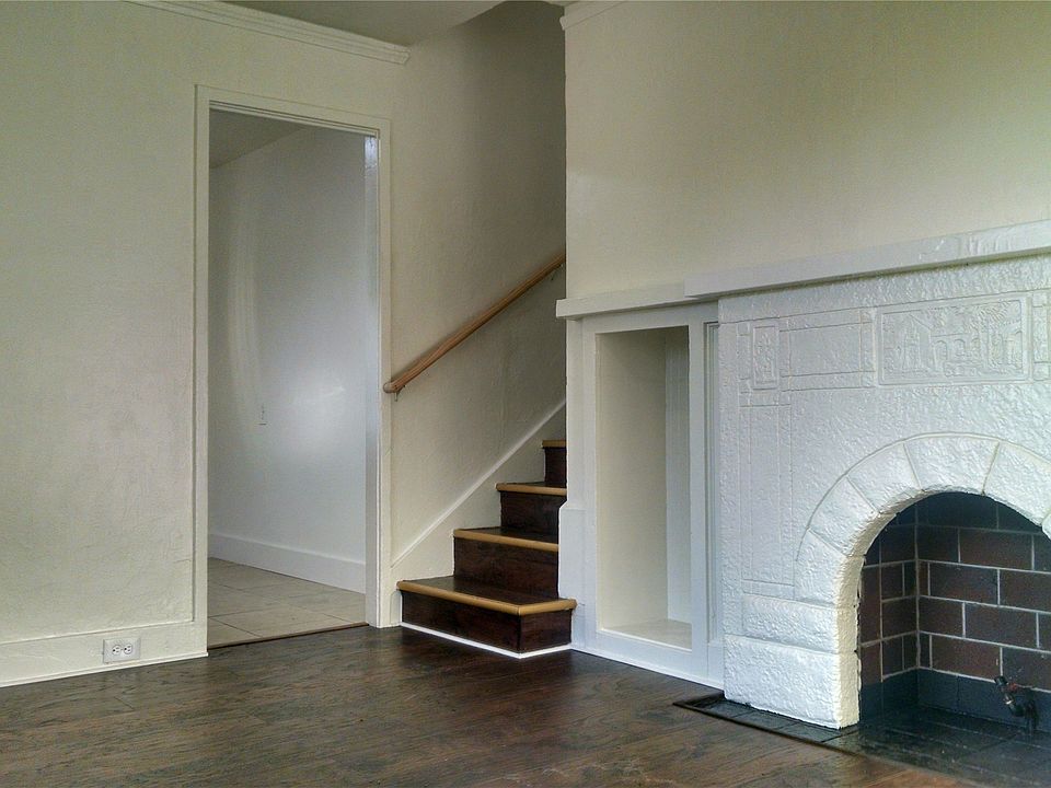 1st image of 644 40th St