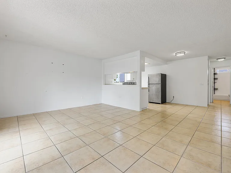 380 Plymouth Apartments — Photo 5