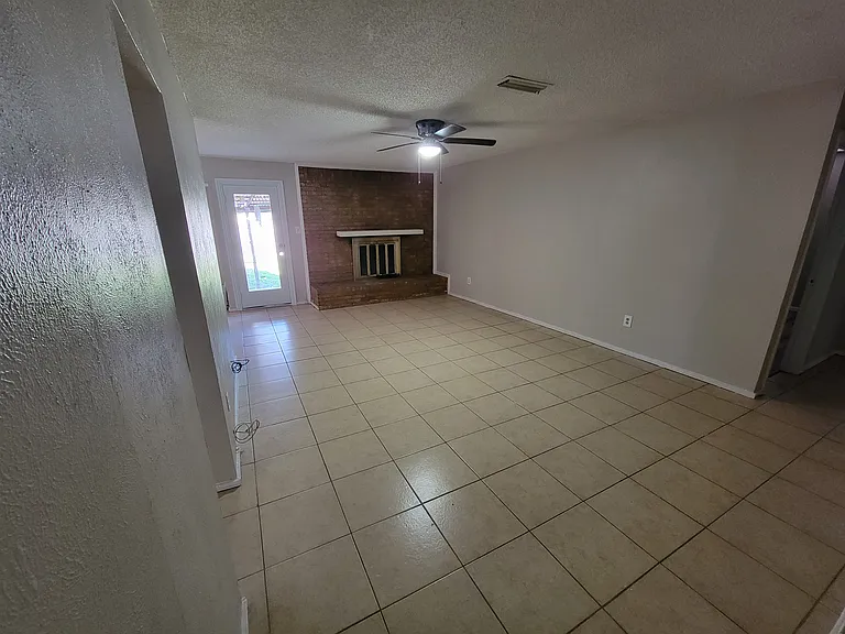 2700 Starlake Ct — Photo 6