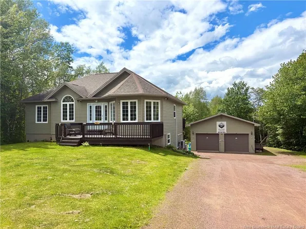 551 Dover Rd, Dieppe, NB E1A 7L8
