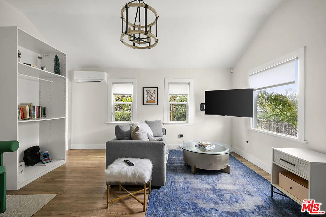 1 bed, 1.0 bath, 600 sqft, $3,000 — Photo 4