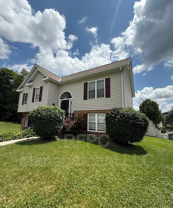 476 Brandon Dr