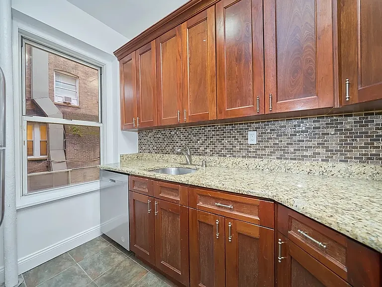 136 Hicks St #4-E — Photo 5