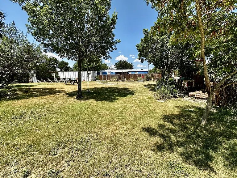 150 Winchester Rd — Photo 4