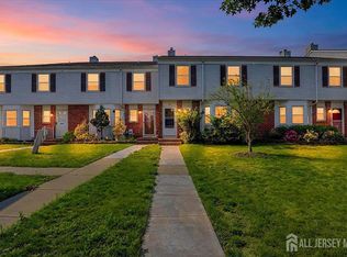 10 Begonia Ct, Sayreville, NJ 08872