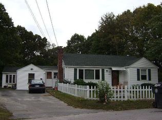 16 Utica Dr, Warwick, RI 02886