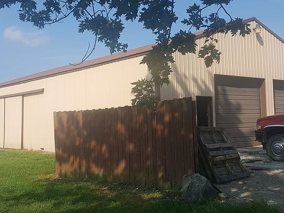40 x 60 pole barn