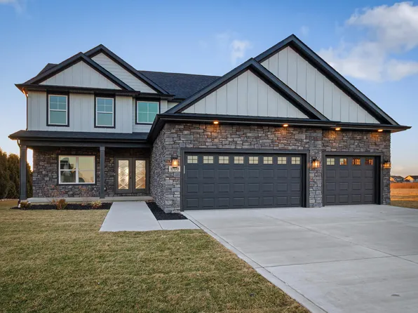 10138 Sentry Dr, Saint John, IN 46373