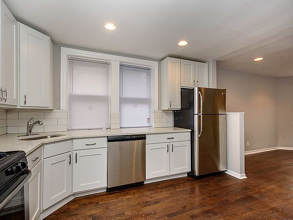2nd image of 1928 W Henderson St #G